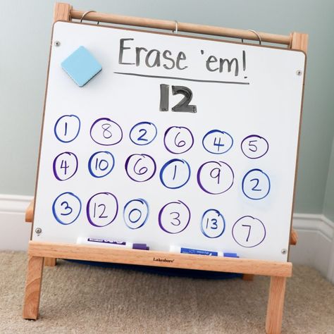 Simple and Effective Literacy or Math Game: Erase 'Em - Susan Jones Group Math Games, Math Games Kindergarten, Games Kindergarten, Preschool Math Games, Kindergarten Math Games, Math Talk, Literacy Games, Kindergarten Games, Math Groups