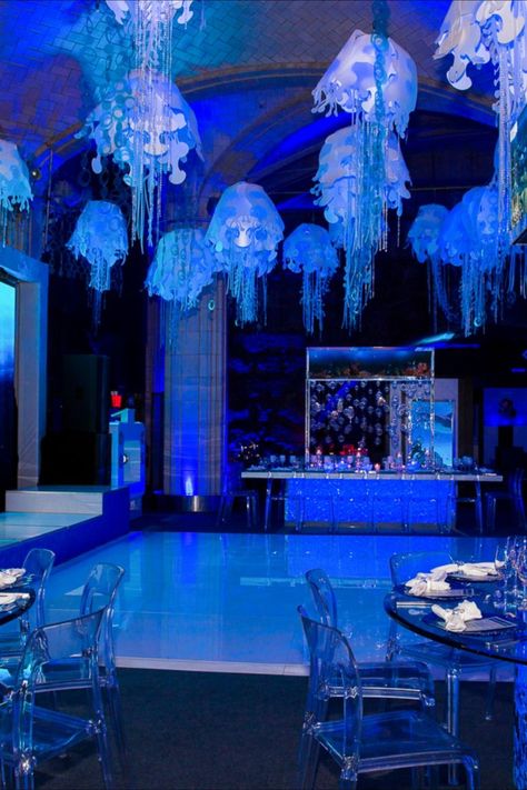 Sea Quinceanera Theme, Underwater Party Theme, Under The Sea Centerpieces, Under The Sea Quinceanera, Sea Centerpieces, Under The Sea Quinceanera Theme, Aquarium Birthday Party, Jellyfish Party, Sea Wedding Theme