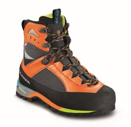 Scarpa Men's Charmoz Hiking Boots Scarpa Boots, Trekking Outfit Women, Trekking Outfit, Running Lifestyle, Fishing Boots, Mountain Running, Buy Boots, Mountaineering Boots, Ski Boots