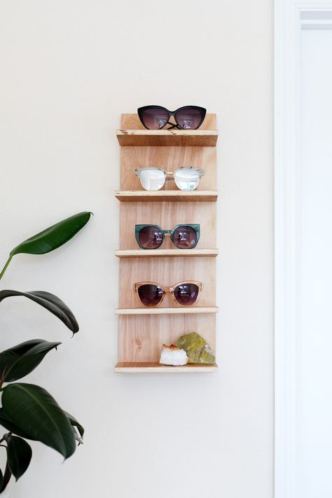 Diy Sunglasses Holder, Diy Sunglasses, Advanced Woodworking Plans, Sunglasses Organizer, Diy Organizer, Sunglasses Display, Sunglasses Storage, Sunglasses Holder, Woodworking Projects That Sell