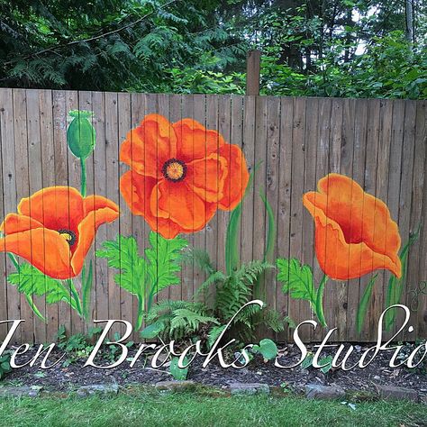 6' x 80' poppy fence I painted in a shady space where colorful plants would not grow. Garden Fence Art, Garden Mural, Garden Privacy, Pintura Exterior, Backyard Privacy, Old Fences, Diy Fence, Flowers Painted, Fence Art