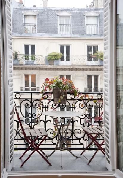 Parisian Balcony, Paris Balcony, French Balcony, Clemence Poesy, Balkon Decor, Apartment Balcony Garden, Parisian Aesthetic, Jeanne Damas, Marion Cotillard