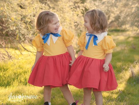 Tweedledee and Tweedledum Tweedle Dee And Tweedle Dum, Belle Halloween, Sibling Halloween Costumes, Twin Costumes, Sibling Costume, Handmade Halloween Costumes, Twin Halloween, Tweedle Dum, Twin Halloween Costumes