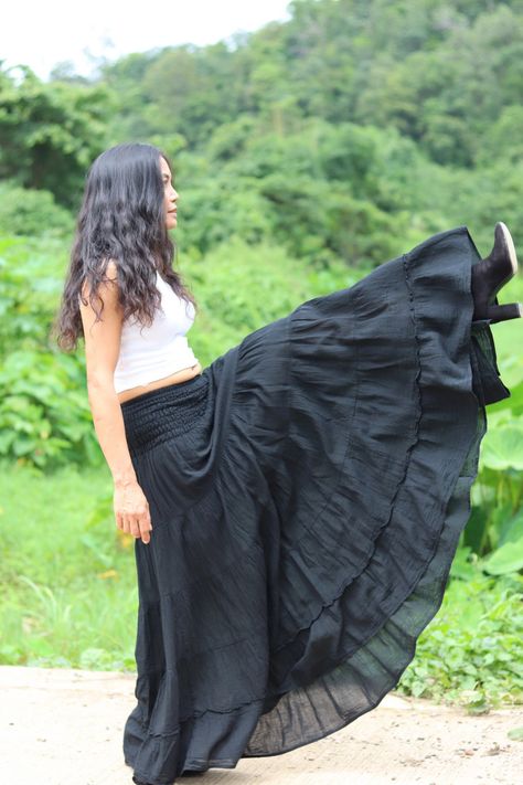 Black maxi skirt outfit