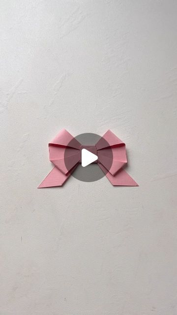 Aesthetic Paper Crafts, Things To Make With Paper, Crafts Origami, Art Projects For Teens, Cute Origami, Hobby Ideas, Teen Art, Pinterest Diy Crafts, Silly Goofy