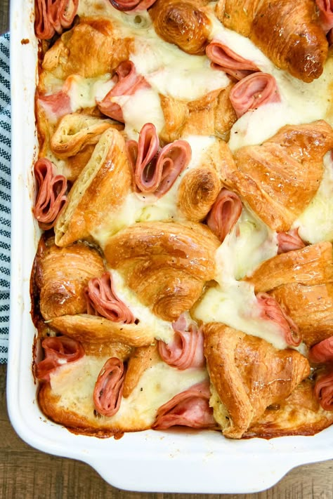 Ham and Cheese Croissant Breakfast Bake Recipe Croissant Breakfast Bake, Croissant Breakfast Casserole, Baked Breakfast Casserole, Morning Recipes Breakfast, Delicious Breakfast Casserole, Ham And Cheese Croissant, Cheese Croissant, Baked Breakfast Recipes, Croissant Breakfast