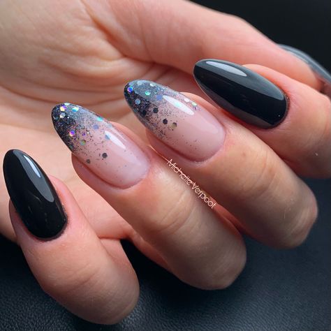 Reverse Black Ombre Nails, Black And Pink Glitter Ombre Nails, Black Glitter Fade Nails, Glitter Ombre Nails Black, Black Faded Nails, Glitter Fade Nails Gel, Black Dip Nail Designs, Black Matte Nails With Glitter, Minimal Black Nails