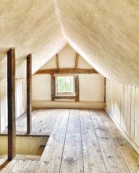 Cool Attic Rooms, Victorian Attic, Low Ceiling Attic, Attic Windows, Northern Canada, Attic Room, Irish Cottage, Attic Apartment, Victorian Cottage