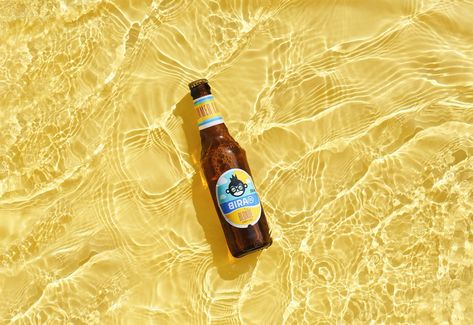 Bira Blonde Summer Lager - Styling & Conceptualisation on Behance Beer Bottle Photography Ideas, Beverage Photography Ideas, Beer Images, Bottle Shoot, Beach Beer, Beer Packaging Design, Chai Tea Recipe, Blonde Summer, Direction Art