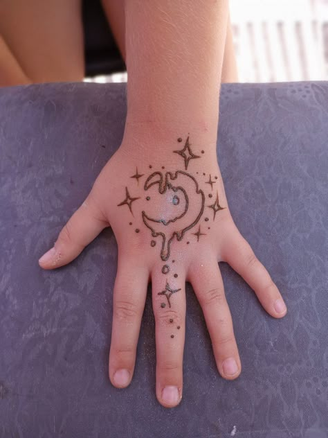 Sasha Tattoo, Traditional Henna Designs, Simple Henna Designs Hand, Small Henna Tattoos, Palm Henna Designs, Small Henna Designs, Henne Tattoo, Henna Tattoo Ideas, Tattoo Design For Hand