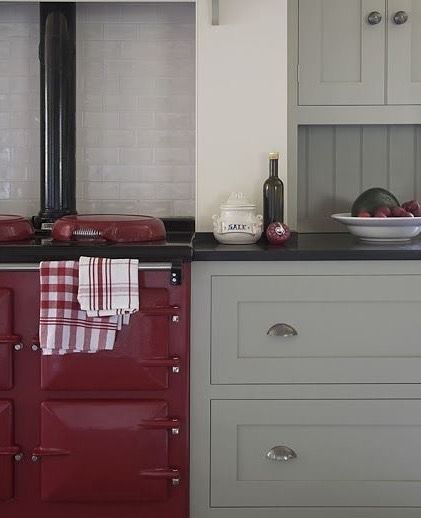 Kitchen with a Red AGA Range | Content in a Cottage Farrow And Ball Kitchen, Aga Kitchen, Modern Country Kitchens, Серая Кухня, Modern Country Style, Charming Kitchen, Cottage Kitchens, Gorgeous Kitchens, Kitchen Cabinet Colors