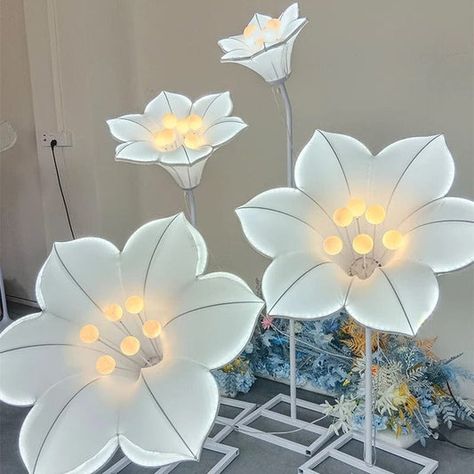 Wedding Decoration Lights, Led Decoration, Led Flower, Table Centerpiece Decorations, Lantern Ideas, Decoration Lights, Flower Candle Holder, Transparent Flowers, Flower Lamp