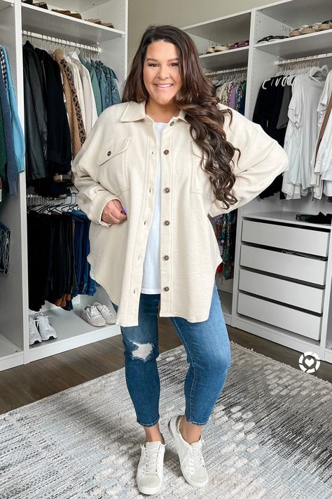 Plus Size Fall Outfit Inspo 2024, 2024 Outfits Plus Size, Plus Size Arizona Outfits, Women’s Plus Size Outfits, Plus Size Photographer Outfit, Plus Shacket Outfit Women, Curvy Shacket Outfit, Plus Size Beige Outfit, Plus Size Bloggers Fashion Blogs