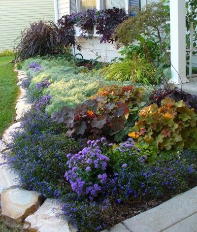 How To Mulch Your Yard and Garden Front Door Garden, Front Yard Flowers, Door Garden, Small Front Yard Landscaping, Front Yard Garden Design, Garden Small, Fine Gardening, Sustainable Garden, Front Yard Garden