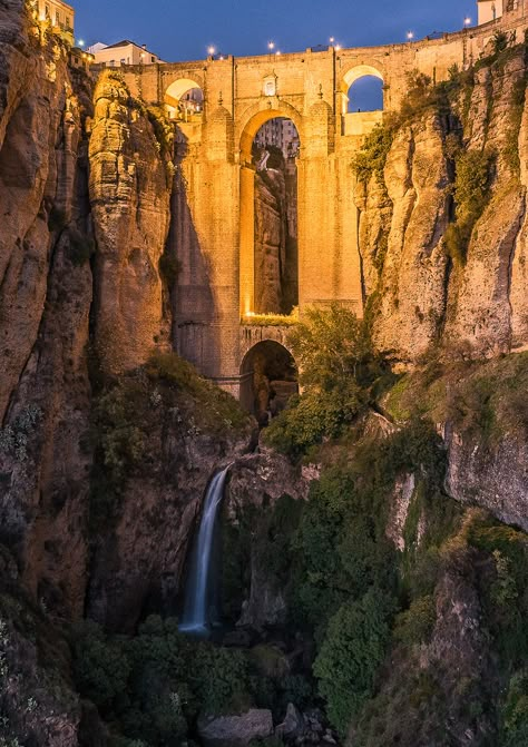 Croquis Architecture, Ronda Spain, Andalucia Spain, Old Bridge, Voyage Europe, Andalusia, Spain Travel, Macedonia, Places Around The World