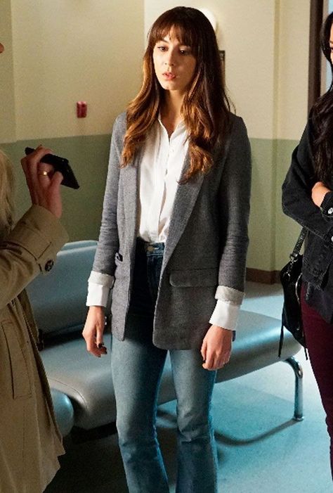 Pll Spencer, Spencer Hastings Outfits, Spencer Hastings Style, Office Outfit Inspiration, Pretty Little Liars Spencer, Pretty Little Liars Outfits, Pll Outfits, Tv Clothes, Janel Parrish