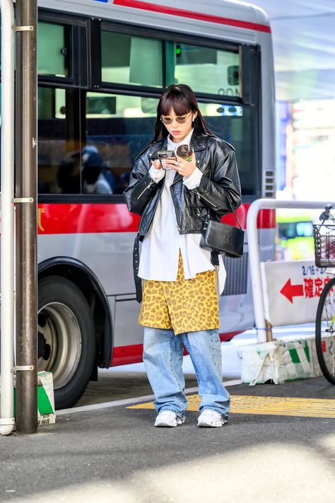 The Best Japanese Street Style From TOKYO FASHION WEEK 2024 Autumn/Winter! DAY ONE Japanese Fashion Street Tokyo Style, Tokyo Fashion Street, Tokyo Outfits, Japanese Street Style, Japan Fashion Street, Fashion Week 2024, Tokyo Fashion Week, Japan Street, Tokyo Street Style