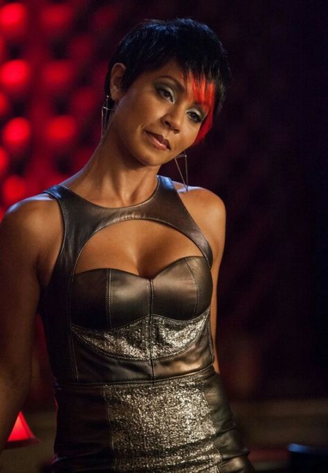 Fish Mooney Gotham Season 1, Fish Mooney, Pale Fire, Gotham Tv Series, Ben Mckenzie, Dc Comic Costumes, Gotham Tv, Selina Kyle, Jada Pinkett Smith