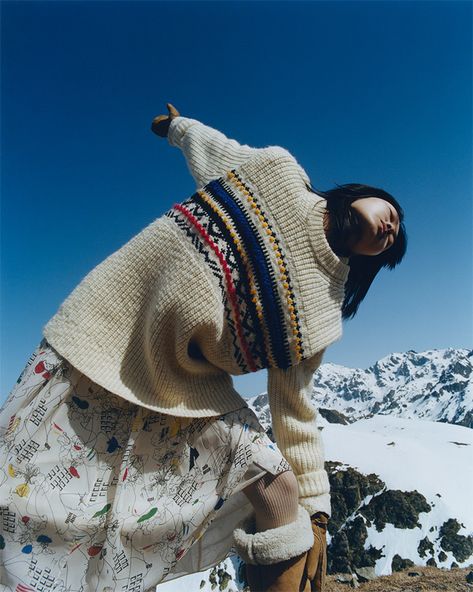 Snow Fashion Aesthetic, Winter Editorial Fashion, Winter Outdoor Photoshoot, Mountain Editorial, Sweater Editorial, Snow Editorial, Winter Fashion Photoshoot, Mountains Photoshoot, Winter Editorial