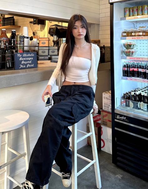 Mall Fits, Mall Outfit Ideas, Selfie Outfits, Korean Style Minimalist, Mall Outfit, Oufits Casual, Downtown Outfits, Korean Casual Outfits, Cute Everyday Outfits