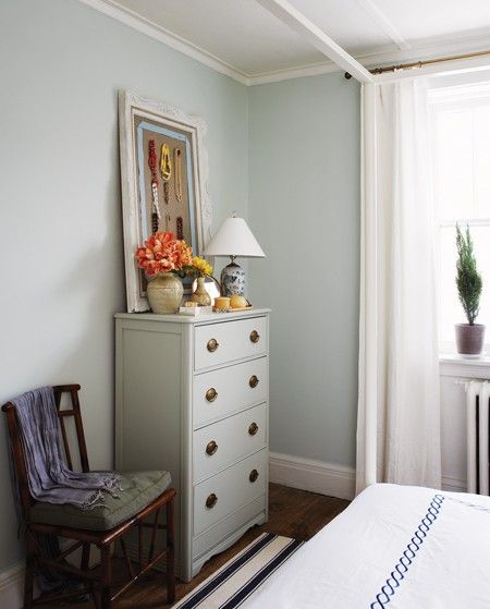 Photographer: Angus Fergusson Source: House & Home March 2010 issue Products: Hardware, Lee Valley Tools; lamp, Angus & Company; dresser colour, Blue Gray (15), Farrow & Ball. •Wall colour, Pale Powder (204), Farrow & Ball. Pale Powder 204, Retro Cottage, Fresh Bedroom, Room Wall Colors, Wood Walls, Wall Colour, Paint Color Inspiration, Farrow And Ball Paint, Blue Paint Colors