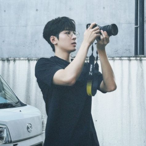 seventeen wonwoo icon Wonwoo Camera, Wonwoo Aesthetic, Camera Icon, Going Seventeen, Seventeen Wonwoo, Film Camera, K Idols, Bad Girl, Seventeen