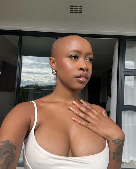 Bald Baddie Black Women, Bald Head Women Aesthetic, Buzzcuts For Women, Bald Black Women, Shaved Hair Women, Bald Head Women, Short Natural Haircuts, Shaved Head Women, Twa Hairstyles