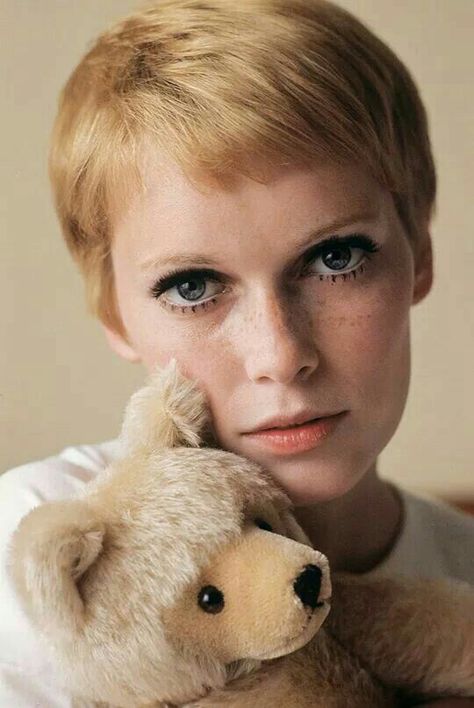 Mia Farrow Pixie, Rosemary's Baby, Mia Farrow, Photoshoot Makeup, Girl Crushes, Pixie Hairstyles, Retro Vibe, Vintage Beauty, Hair A