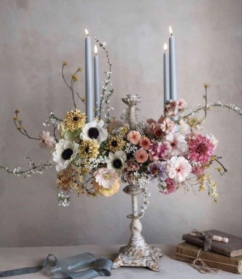 Floral Party Ideas, Candelabra Flowers, Floral Centrepieces, Wedding Flower Design, Dutch Masters, Modern Wedding Flowers, Candle Wedding Centerpieces, Candy Flowers, Flower Vase Arrangements