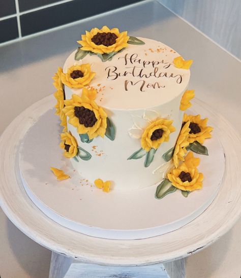 Please include details in personalization section. Contact me directly for necessary arrival date Fall Flowers On Cake, Simple Birthday Cake Designs For Women, Sunflower Cakes Ideas, September Birthday Cake, Sunflower Cake Birthday, Sunflower Baby Shower Cake, Sunflower Cake Design, Yellow Flower Cake, Cakes For Teenagers