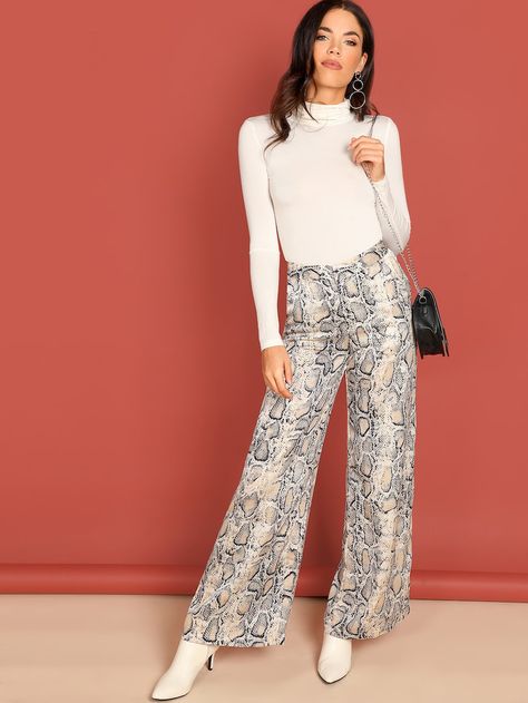 Snake Pants Outfit, Wide Leg Pants Outfit Fall, Rodeo Houston, Snake Pants, Snake Print Pants, Wide Leg Pants Outfit, Print Wide Leg Pants, Pants Outfit Fall, Striped Wide Leg Pants