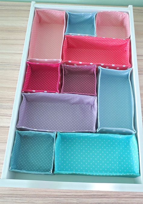 DIY Fabric Organizers for drawers Sew Drawer Organizer, Storage Box Sewing Pattern, Diy Fabric Storage Boxes, Drawer Organizers Diy, Fabric Drawer Organizer, Fabric Boxes Tutorial, Diy Drawer Organizer, Fabric Basket Tutorial, Quilting Designs Patterns