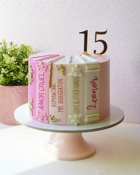 Birthday Cakes Book Theme, Cake Ideas For Book Lovers, Cake Designs Book Theme, Cakes Inspired By Books, Cake With Books On Top, Book Club Cake Ideas, Book Lovers Cake Ideas, Book Lover Birthday Cakes, Buttercream Book Cake