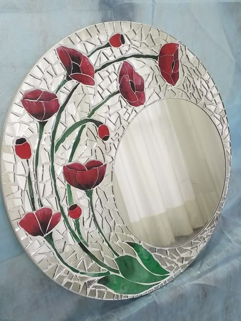 Vitromosaico Ideas, Onion Drawing, Glass Mosaic Mirror, Mosaic Mirror Frame, Mural Art Design, Mosaic Art Diy, Glass Painting Patterns, Flower Pattern Drawing, Glitter Wall Art