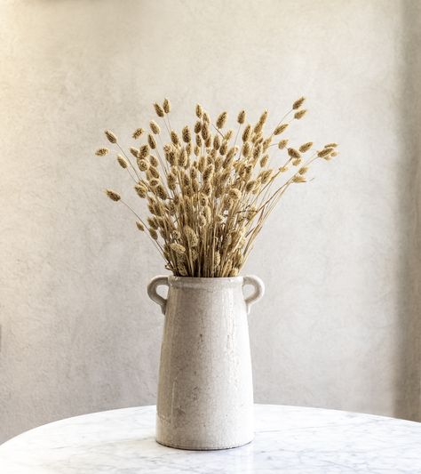 Ravello vase with chunky handles has a distinctive crackle glaze making it easy to style with tall slender stems for a striking display. #flowerdisplay #flowerarrangement #vasesdecor Ceramics Pottery Vase, Pottery Workshop, Diy Ceramic, Rustic Ceramics, Keramik Design, Clay Vase, Pottery Crafts, Diy Pottery, Ceramics Pottery Art