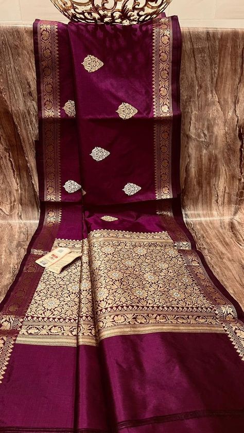 Excellent Primium Quality Handwoven soft silk Pure katan Banarasi Sarees.  Very  gorgeous looking saree in Bright Maroon color with rich zari wowoven kudwa buttas Alloverbody. Wide zari woven border and rich pallu. Saree has running blouse piece with same as body color and border. Extremely beautiful for bridal ware,partyware. Grab this beauty with a stunning elegant look with this authentic banarasi sarees from its origin place Baranasi or Benarasi and make it yours. Sarees are silk mark certif Benarasi Saree Wedding Bridal, Bridal Banarsi Saree, Maroon Banarasi Saree Bridal, Pestal Colour Sarees, Maroon Bridal Saree, Purple Bridal Saree, Maroon Banarasi Saree, Engagement Saree Look, Bridal Banarasi Saree