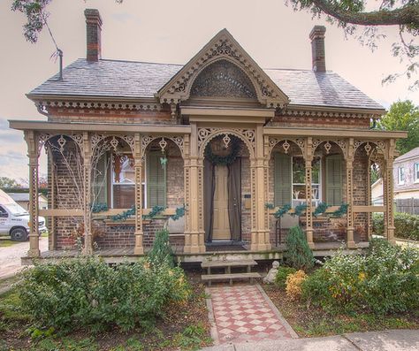 The Crystal Cottage - 35 Chatham Street, Brantford, Ontario Brick Carriage House, House With A Porch, Farmhouse 5540, Victorian Tiny House, Cute Cottages, Cozy Cottages, Victorian Style Homes, Tiny Cottage, Victorian Cottage