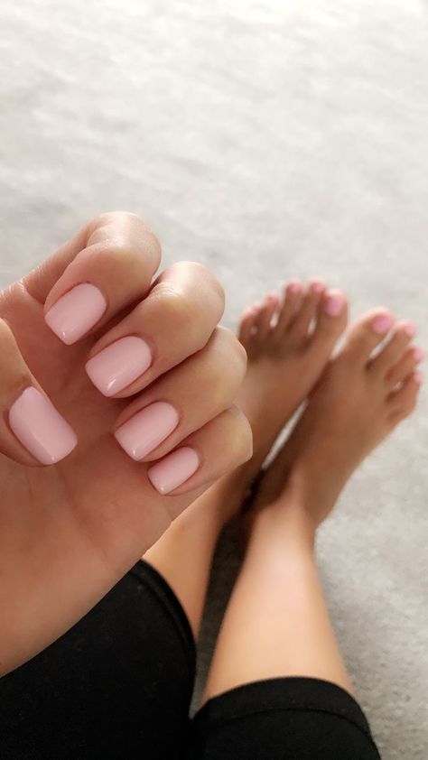 pale pink nail inspiration Opi Shades, Ideas Pedicure, Acrylic Nails Natural, Pale Pink Nails, Classy Acrylic Nails, Her Nails, Pink Nail Polish, Nagel Inspo, Pink Nail