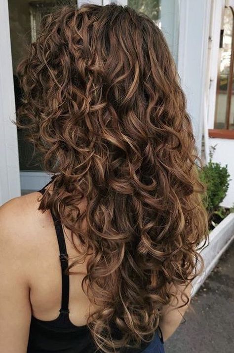 Curly Hair Highlights Lowlights, Highlights On Long Curly Hair, Short Layers Curly Hair Long, Long Curly Haircuts With Curtain Bangs, Thick Curly Hair Layers, Permed Hairstyles Long Hair, Caramel Balayage Brunette Curly Hair, Face Framing Layers With Curly Hair, Shaggy Wavy Haircut