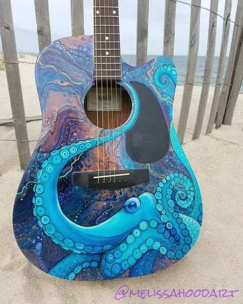 Arte Do Ukulele, Repurposed Guitar, Acoustic Guitar Notes, Acoustic Guitar Tattoo, Painted Ukulele, Ukulele Design, Guitar Crafts, Guitar Artwork, Ukulele Art