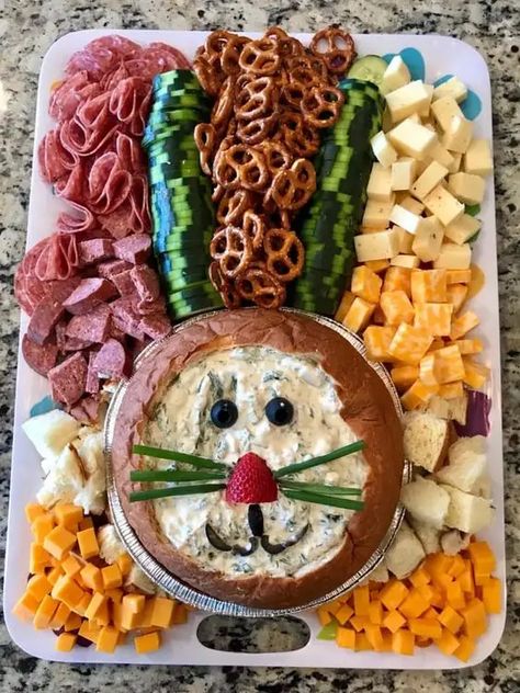 30+ Adorable and Delicious Easter Charcuterie Board Ideas - HubPages Easter Board Ideas, Easter Charcuterie, Easter Party Food, Easter Dishes, Easter Appetizers, Easter Lunch, Easter Snacks, Easter Sweets, Easter Menu