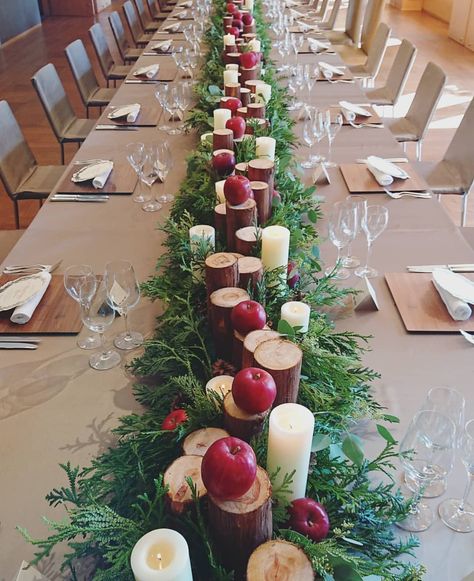 Red Apple Centerpiece Ideas, Decorating With Apples For Fall, Apple Wedding Decor, Apple Centerpiece Ideas, Apple Wedding Centerpieces, Apple Tree Decoration, Fruit Centerpieces Wedding, Witchy Holidays, Breakfast Outdoor