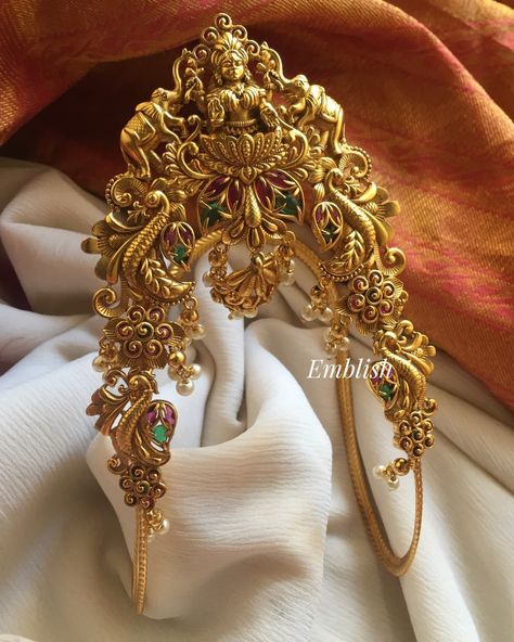 Antique Armlet Gold, Dandavanki Designs, Odiyanam Designs Gold, Vanki Designs Jewellery Latest, Aravanki Gold Designs Latest, Vanki Designs Jewellery Gold, Gold Design Jewellery Necklaces, Vanku Rings Gold, Aravanki Gold Designs