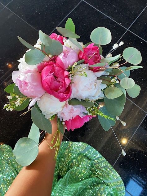 Pink Prom Bouquet, Bouquet Prom, Hot Pink Bouquet, Prom Flowers Bouquet, Homecoming Flowers, Hot Pink Prom Dress, Flowers To Go, Prom Bouquet, Pink Flower Bouquet