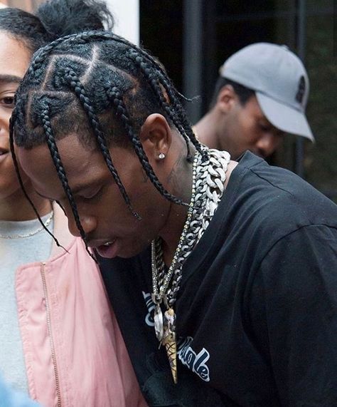 Small Twists Men, Travis Scott Concert Hairstyles, Travis Braids, Travis Scott Hairstyle, Travis Scott Braids On Women, Travis Scott Braids For Men, Travis Scott Hair, Travis Scott Blonde Braids, Travis Scott Cornrows