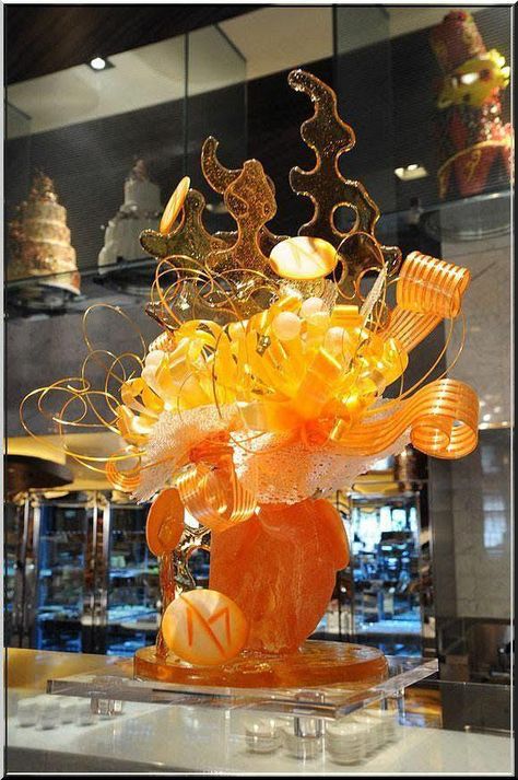 Candy Sculpture, Pulled Sugar Art, Sugar Sculpture, Chocolate Sculpture, Chocolate Showpiece, Sugar Glass, Chocolate Sculptures, Pastry School, Food Sculpture