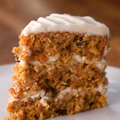 Here's what you need: carrot, all-purpose flour, ground cinnamon, allspice, kosher salt, baking powder, baking soda, light brown sugar, granulated sugar, large egg, vegetable oil, raisin, crushed pineapple, unsalted butter, cream cheese, vanilla extract, powdered sugar, walnuts Classic Carrot Cake Recipe, Baking Secrets, Moist Carrot Cakes, Best Carrot Cake, Torte Cupcake, Dessert Aux Fruits, Carrot Recipes, Carrot Cake Recipe, Deilig Mat