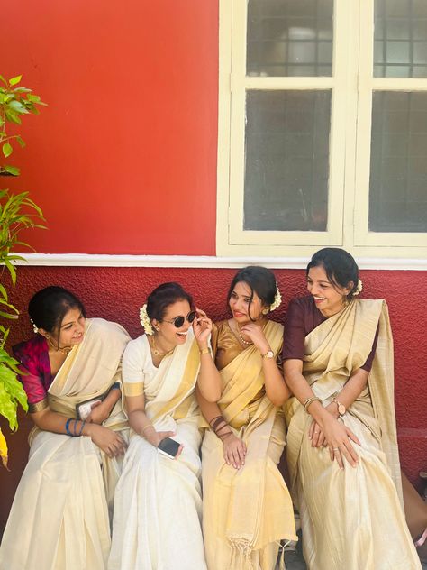 #onamoutfits #onamday #keralaonam #onamvibe #onam Kerala Model Photoshoot, Onam Photoshoot Ideas With Friends, Onam Outfits Ideas College 2024, Onam Aesthetics, Onam Poses, Onam Aesthetic, Onam Photoshoot Ideas, Onam 2024, Onam Photos