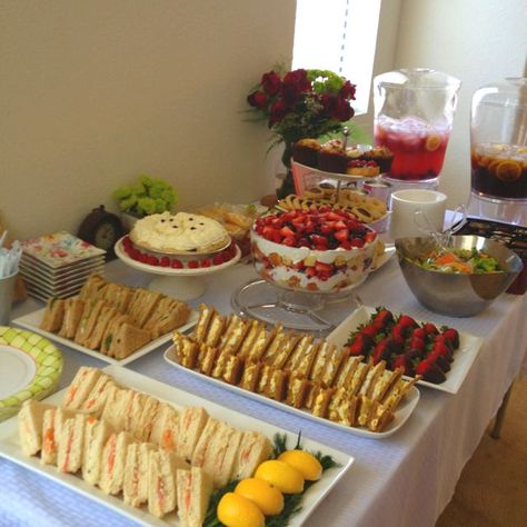 Sandwich Bar, Party Sandwiches, Bridal Tea Party, Party Food Buffet, Breakfast Party, Tea Party Food, Fruit Party, Birthday Brunch, Birthday Party Food