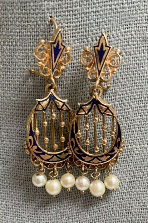 Pair of 14K gold yellow gold antique dangle earrings w/closed hook closures ~ 8.60 Grams total weight Lovely Design and Condition. Marked 14K yellow gold pair of vintage pierced earrings. The earrings have an enamel design. Saltwater cultured pearls attached in a dangle style. The pair of earrings come in a quality earring box. You can feel secure knowing that the pair of 14K yellow gold pearl and enamel earrings were professionally graded and inspected by a Graduate Gemologist credentialed by the Gemological Institute of America (GIA). Egyptian Earrings, Gold Jewellry, Pearl Vintage, Earring Box, Enamel Earrings, Fantasy Jewelry, Gold Enamel, Product Photos, Pierced Earrings